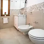 Mahal Kita
