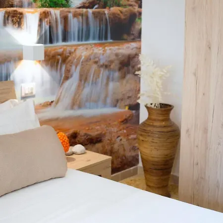 - Mahal Kita Bed & Breakfast *