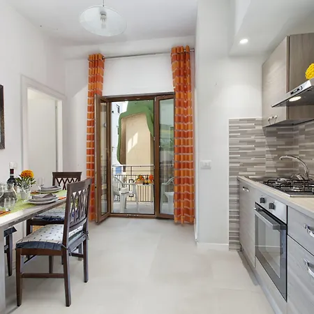 Mahal Kita 3* Sorrente